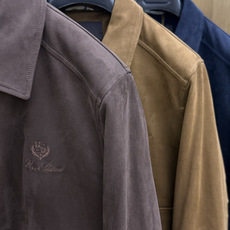 秋冬 Loro Piana 🔥🔥高端品质 2026秋冬新款时尚翻领夹克外套,原版订制五金配件全进口原版定制 欢迎对比 绝 秋冬 Loro Piana 🔥🔥高端品质 2026秋冬新款时尚翻领夹克外套,原版订制五金配件全进口原版定制 欢迎对比 绝
