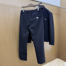 秋冬 Prada26秋冬款爆款长裤 Prada这款长裤选用品牌经典版型,精选N锦纶:82% SP氨纶:18% 三 秋冬 Prada26秋冬款爆款长裤 Prada这款长裤选用品牌经典版型,精选N锦纶:82% SP氨纶:18% 三