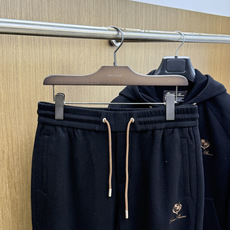 秋冬/套 Loro Piana 🔥🔥高端品质 2026秋冬专柜同款新品棉➕羊毛休闲套装!明星最爱时装味休闲套装 简单大方 秋冬/套 Loro Piana 🔥🔥高端品质 2026秋冬专柜同款新品棉➕羊毛休闲套装!明星最爱时装味休闲套装 简单大方
