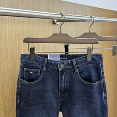 秋冬 TOMMY🔥🔥高端定制 26秋冬新款男士时尚休闲牛仔裤👖 柜台同步发售 原版定制复刻 客供五金辅料 原单品质 进口 秋冬 TOMMY🔥🔥高端定制 26秋冬新款男士时尚休闲牛仔裤👖 柜台同步发售 原版定制复刻 客供五金辅料 原单品质 进口