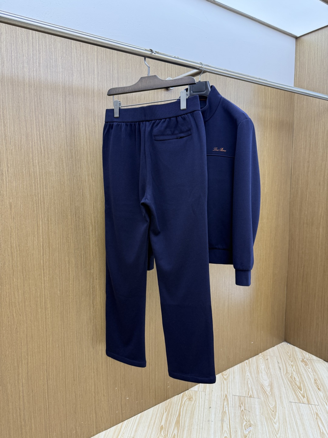 秋冬/套 Loro Piana 🔥🔥高端品质 2026SS早秋新品机能休闲拉链立领夹克外套长裤套装。意式轻奢与都市机能完