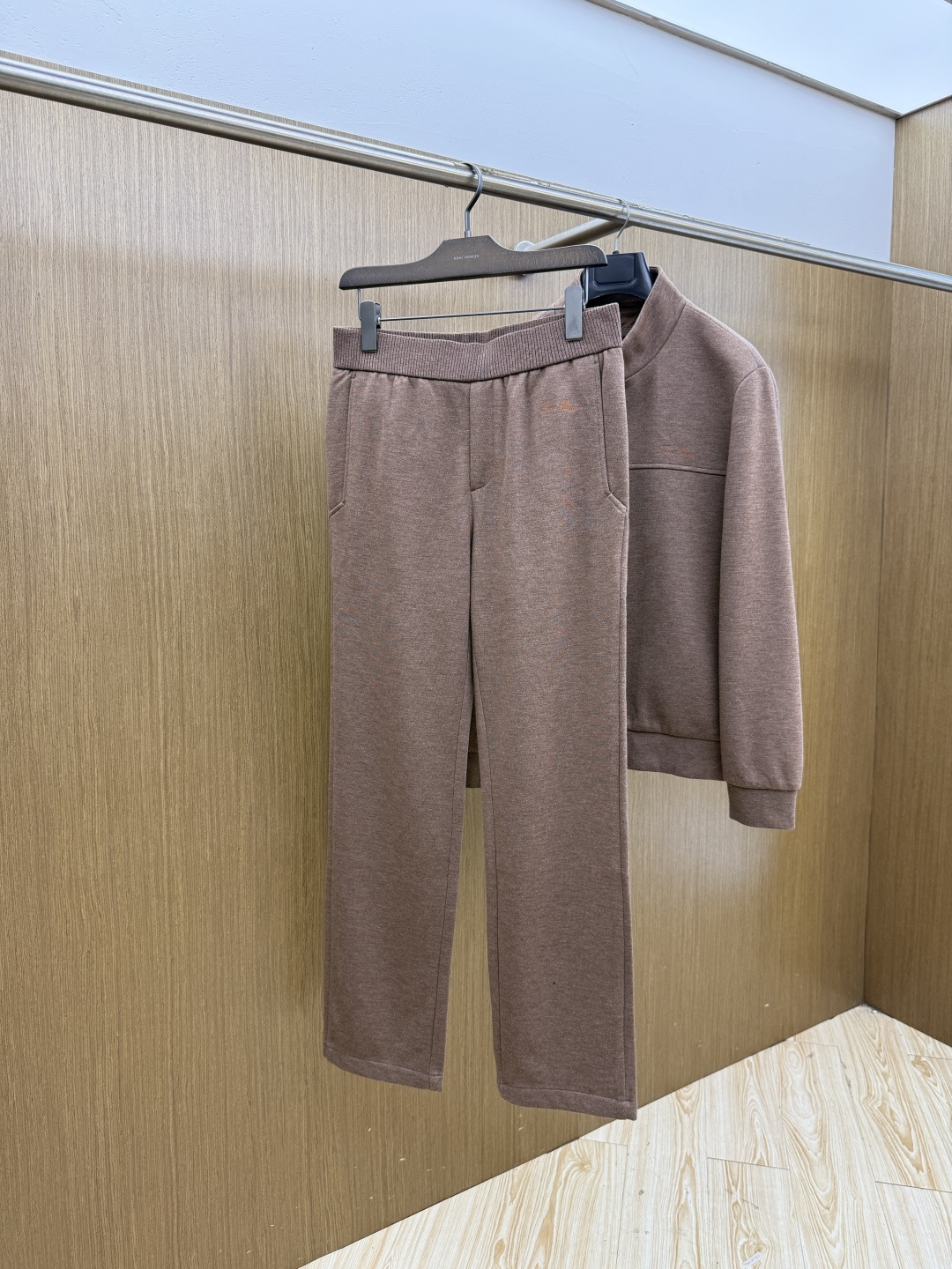 秋冬/套 Loro Piana 🔥🔥高端品质 2026SS早秋新品机能休闲拉链立领夹克外套长裤套装。意式轻奢与都市机能完