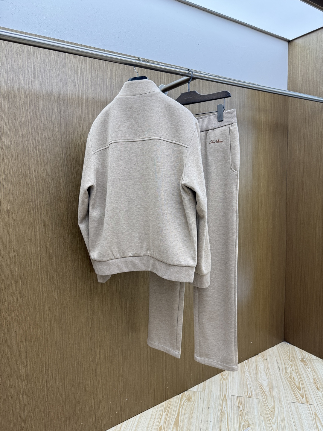 秋冬/套 Loro Piana 🔥🔥高端品质 2026SS早秋新品机能休闲拉链立领夹克外套长裤套装。意式轻奢与都市机能完