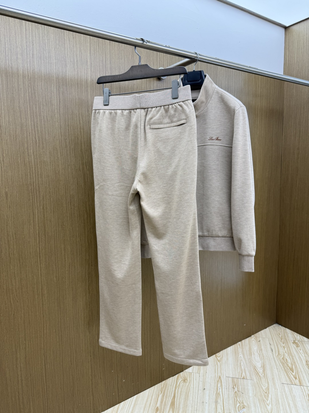 秋冬/套 Loro Piana 🔥🔥高端品质 2026SS早秋新品机能休闲拉链立领夹克外套长裤套装。意式轻奢与都市机能完