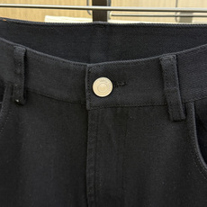 秋冬 Loro Piana🔥秋冬官网新款男士休闲长裤,高密斜纹面料,触感细腻挺括,抗皱易打理。经典五袋裤型,前袋金属三角 秋冬 Loro Piana🔥秋冬官网新款男士休闲长裤,高密斜纹面料,触感细腻挺括,抗皱易打理。经典五袋裤型,前袋金属三角