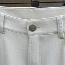 秋冬 Loro Piana🔥秋冬官网新款男士休闲长裤,高密斜纹面料,触感细腻挺括,抗皱易打理。经典五袋裤型,前袋金属三角 秋冬 Loro Piana🔥秋冬官网新款男士休闲长裤,高密斜纹面料,触感细腻挺括,抗皱易打理。经典五袋裤型,前袋金属三角