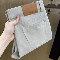 秋冬 Loro Piana🔥秋冬官网新款男士休闲长裤,高密斜纹面料,触感细腻挺括,抗皱易打理。经典五袋裤型,前袋金属三角 秋冬 Loro Piana🔥秋冬官网新款男士休闲长裤,高密斜纹面料,触感细腻挺括,抗皱易打理。经典五袋裤型,前袋金属三角