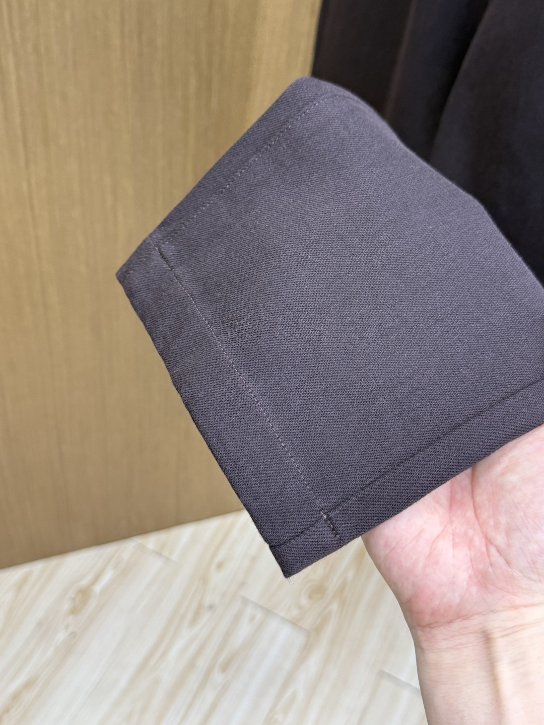 秋冬 Loro Piana🔥秋冬官网新款男士休闲长裤，高密斜纹面料，触感细腻挺括，抗皱易打理。经典五袋裤型，前袋金属三角