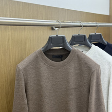 秋冬 PRADA26秋冬爆款打底衫 PRADA男士简约圆领长袖针织打底,合身微宽松版型。秋冬高品质刚需打底,甄选 秋冬 PRADA26秋冬爆款打底衫 PRADA男士简约圆领长袖针织打底,合身微宽松版型。秋冬高品质刚需打底,甄选