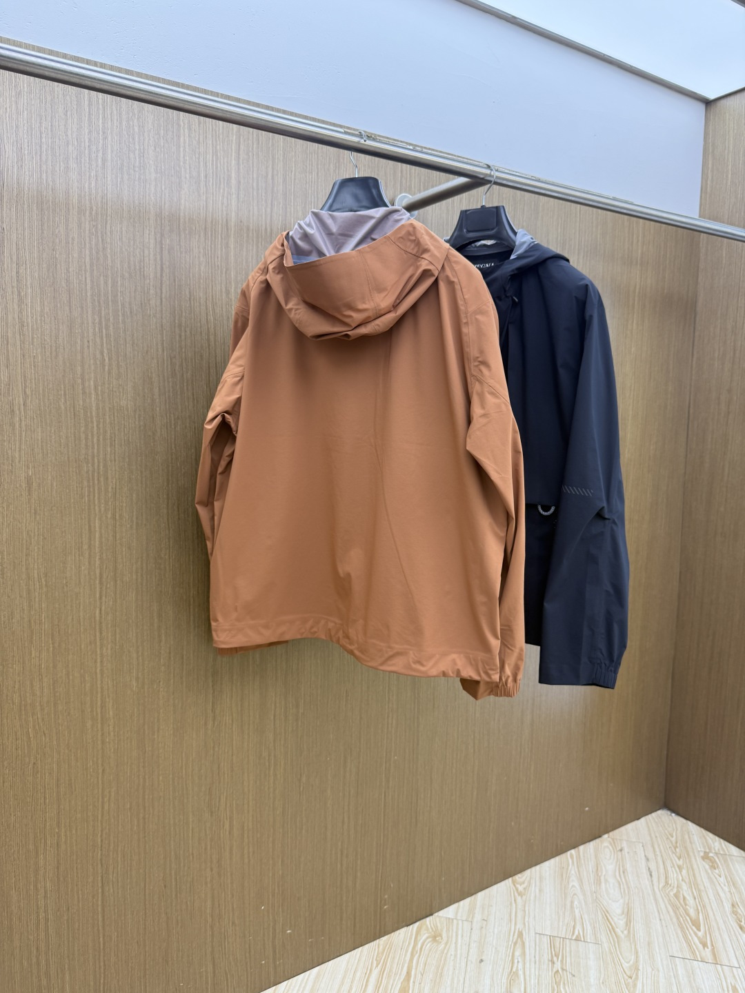 秋冬 ZEGNA 2026秋冬爆款外套             ZEGNA男士短款连帽夹克，利落直筒版型，不臃肿不压个子