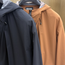 秋冬 ZEGNA 2026秋冬爆款外套 ZEGNA男士短款连帽夹克,利落直筒版型,不臃肿不压个子 秋冬 ZEGNA 2026秋冬爆款外套 ZEGNA男士短款连帽夹克,利落直筒版型,不臃肿不压个子