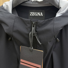 秋冬 ZEGNA 2026秋冬爆款外套 ZEGNA男士短款连帽夹克,利落直筒版型,不臃肿不压个子 秋冬 ZEGNA 2026秋冬爆款外套 ZEGNA男士短款连帽夹克,利落直筒版型,不臃肿不压个子