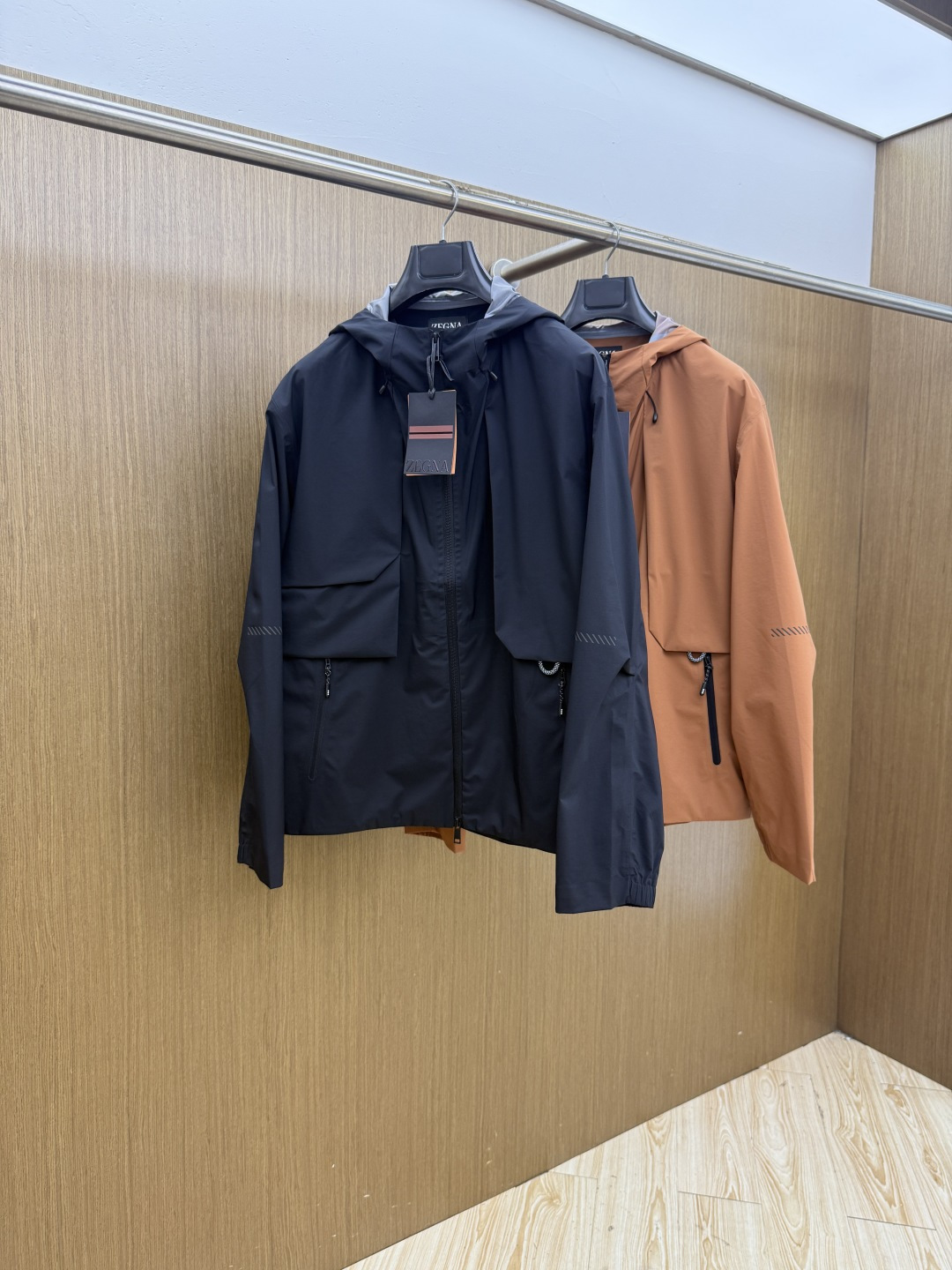秋冬 ZEGNA 2026秋冬爆款外套             ZEGNA男士短款连帽夹克，利落直筒版型，不臃肿不压个子