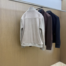 秋冬 ZEGNA 2026秋冬爆款拼接外套 ZEGNA这款外套采用麂皮绒拼针织,面料抗皱不起球,没有 秋冬 ZEGNA 2026秋冬爆款拼接外套 ZEGNA这款外套采用麂皮绒拼针织,面料抗皱不起球,没有