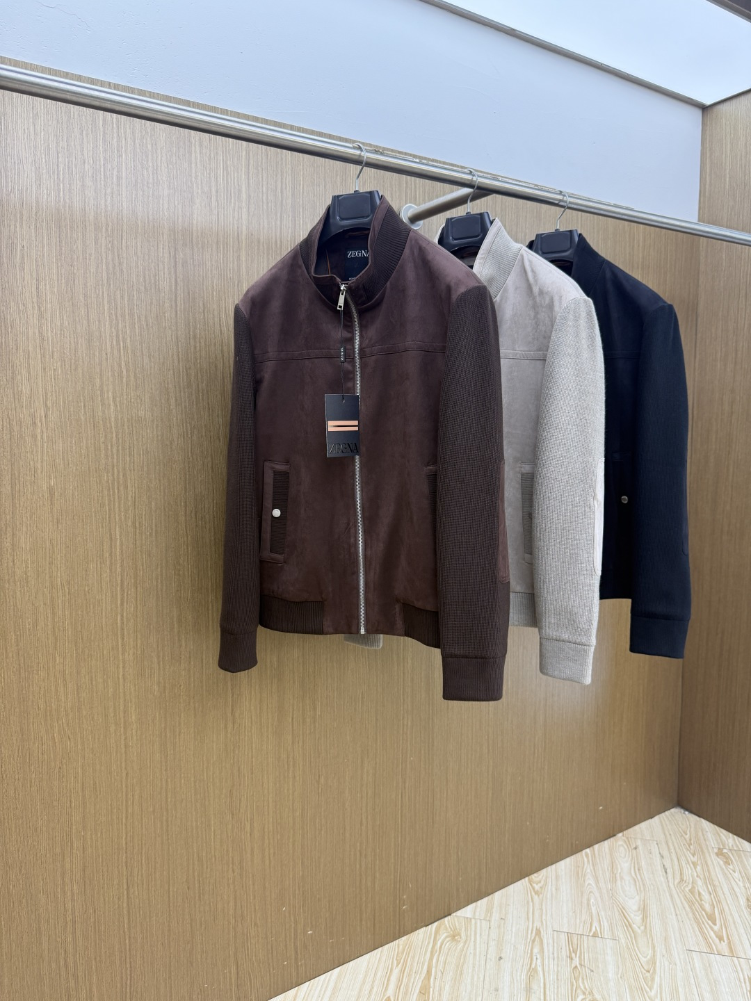 秋冬 ZEGNA 2026秋冬爆款拼接外套           ZEGNA这款外套采用麂皮绒拼针织，面料抗皱不起球，没有