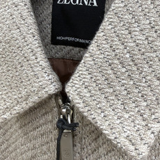 秋冬 ZEGNA 2026秋冬爆款外套 ZEGNA男士短款翻领夹克,利落短款版型,不压个子。简约翻领飞行夹 秋冬 ZEGNA 2026秋冬爆款外套 ZEGNA男士短款翻领夹克,利落短款版型,不压个子。简约翻领飞行夹
