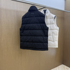 秋冬 ZEGNA 2026秋冬爆款马甲 ZEGNA立领羽绒马甲,内里羽绒填充,绒朵蓬松回弹好,轻量锁温 秋冬 ZEGNA 2026秋冬爆款马甲 ZEGNA立领羽绒马甲,内里羽绒填充,绒朵蓬松回弹好,轻量锁温