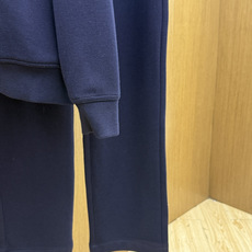 秋冬/套 BC 🔥🔥高端品质 2026SS早秋新品机能休闲拉链立领夹克外套长裤套装。意式轻奢与都市机能完美融合。高密冰感 秋冬/套 BC 🔥🔥高端品质 2026SS早秋新品机能休闲拉链立领夹克外套长裤套装。意式轻奢与都市机能完美融合。高密冰感