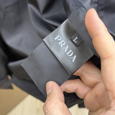 秋冬 PD 🔥🔥高端品质 2026官网新款最新时尚翻领外套 经典设计感与颜值爆棚的外套,品质更是无法挑剔品控可以直接入手 秋冬 PD 🔥🔥高端品质 2026官网新款最新时尚翻领外套 经典设计感与颜值爆棚的外套,品质更是无法挑剔品控可以直接入手