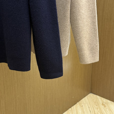 秋冬 Loro Piana 🔥🔥顶级品质 26SS新款男士休闲羊毛杉 采用羊绒羊毛混纺纱线,保暖性佳,蓬松柔软,加倍呵护 秋冬 Loro Piana 🔥🔥顶级品质 26SS新款男士休闲羊毛杉 采用羊绒羊毛混纺纱线,保暖性佳,蓬松柔软,加倍呵护