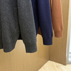 秋冬 Loro Piana 🔥🔥顶级品质 26SS新款男士休闲羊毛杉 采用羊绒羊毛混纺纱线,保暖性佳,蓬松柔软,加倍呵护 秋冬 Loro Piana 🔥🔥顶级品质 26SS新款男士休闲羊毛杉 采用羊绒羊毛混纺纱线,保暖性佳,蓬松柔软,加倍呵护