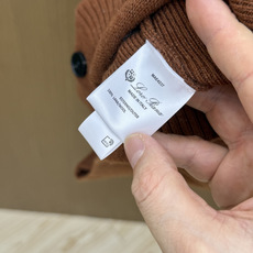 秋冬 Loro Piana 🔥🔥顶级品质 26SS新款男士休闲羊毛杉 采用羊绒羊毛混纺纱线,保暖性佳,蓬松柔软,加倍呵护 秋冬 Loro Piana 🔥🔥顶级品质 26SS新款男士休闲羊毛杉 采用羊绒羊毛混纺纱线,保暖性佳,蓬松柔软,加倍呵护