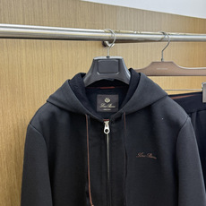 秋冬/套 Loro Piana 🔥🔥高端品质 2026SS早秋新品机能休闲拉链连帽外套长裤套装。意式轻奢与都市机能完美融 秋冬/套 Loro Piana 🔥🔥高端品质 2026SS早秋新品机能休闲拉链连帽外套长裤套装。意式轻奢与都市机能完美融