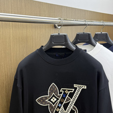 秋冬 LV 🔥秋冬新款绣花休闲圆领套头卫衣 全棉精梳毛圈面料,面料高温已洗水定型,经典重工艺刺绣,整体设计简约而不失个 秋冬 LV 🔥秋冬新款绣花休闲圆领套头卫衣 全棉精梳毛圈面料,面料高温已洗水定型,经典重工艺刺绣,整体设计简约而不失个