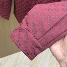 秋冬 Guc 🔥SS秋冬最新款时尚休闲款羽绒服外套.高端90#白鸭绒填充。处处细节显工艺足够的高级 结构性剪裁的设计 秋冬 Guc 🔥SS秋冬最新款时尚休闲款羽绒服外套.高端90#白鸭绒填充。处处细节显工艺足够的高级 结构性剪裁的设计
