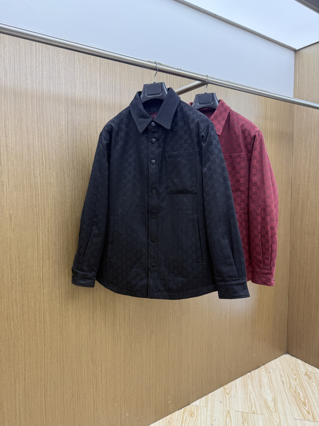 秋冬 Guc 🔥SS秋冬最新款时尚休闲款羽绒服外套.高端90#白鸭绒填充。处处细节显工艺足够的高级   结构性剪裁的设计
