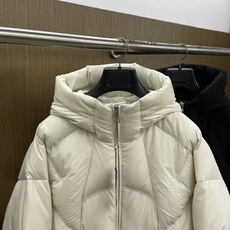 秋冬 Loro Piana 🔥秋冬新款时尚连帽羽绒服外套,官网同款,原版订制五金配件全进口原版定制 欢迎对比 绝对的高品 秋冬 Loro Piana 🔥秋冬新款时尚连帽羽绒服外套,官网同款,原版订制五金配件全进口原版定制 欢迎对比 绝对的高品