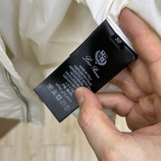 秋冬 Loro Piana 🔥秋冬新款时尚连帽羽绒服外套,官网同款,原版订制五金配件全进口原版定制 欢迎对比 绝对的高品 秋冬 Loro Piana 🔥秋冬新款时尚连帽羽绒服外套,官网同款,原版订制五金配件全进口原版定制 欢迎对比 绝对的高品