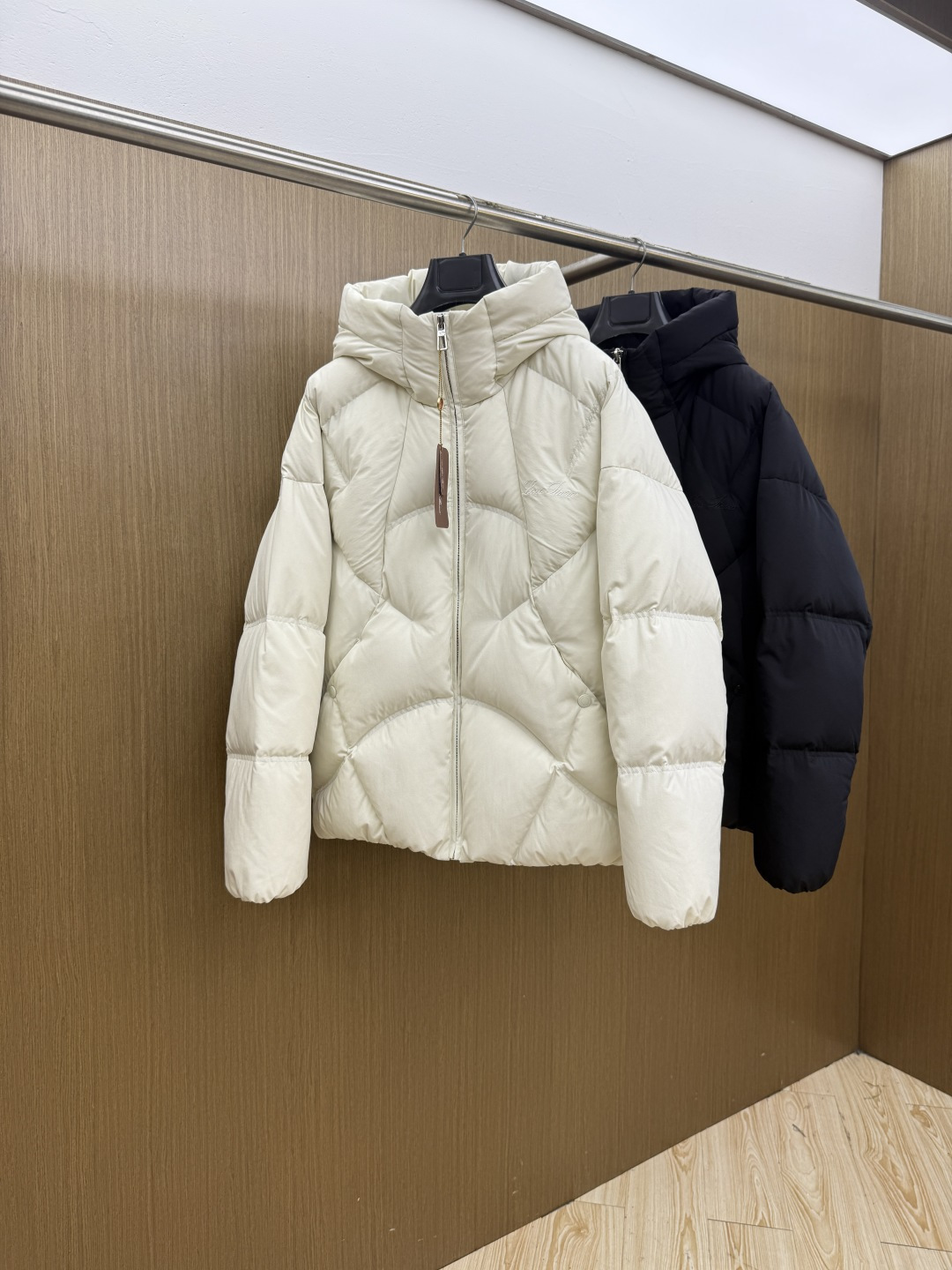 秋冬 Loro Piana 🔥秋冬新款时尚连帽羽绒服外套，官网同款，原版订制五金配件全进口原版定制 欢迎对比 绝对的高品