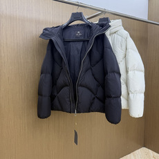 秋冬 Loro Piana 🔥秋冬新款时尚连帽羽绒服外套,官网同款,原版订制五金配件全进口原版定制 欢迎对比 绝对的高品 秋冬 Loro Piana 🔥秋冬新款时尚连帽羽绒服外套,官网同款,原版订制五金配件全进口原版定制 欢迎对比 绝对的高品