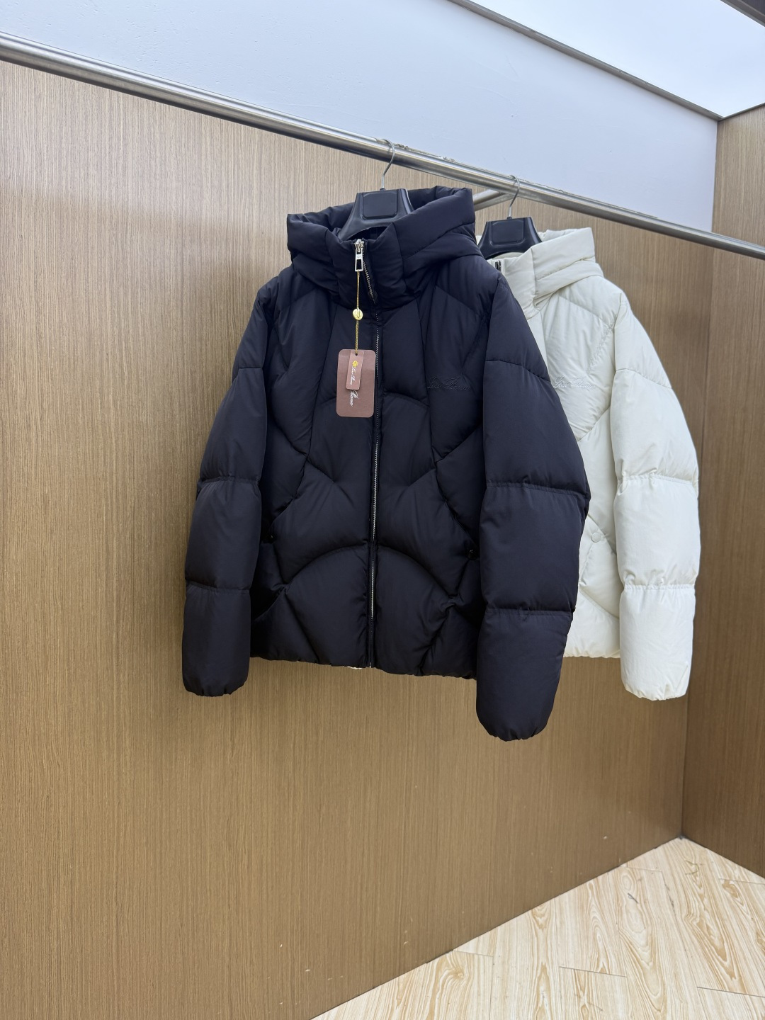 秋冬 Loro Piana 🔥秋冬新款时尚连帽羽绒服外套，官网同款，原版订制五金配件全进口原版定制 欢迎对比 绝对的高品