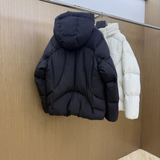 秋冬 Loro Piana 🔥秋冬新款时尚连帽羽绒服外套,官网同款,原版订制五金配件全进口原版定制 欢迎对比 绝对的高品 秋冬 Loro Piana 🔥秋冬新款时尚连帽羽绒服外套,官网同款,原版订制五金配件全进口原版定制 欢迎对比 绝对的高品