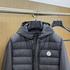 秋冬 MON 🔥秋冬新款时尚连帽两件套羽绒服外套,官网同款,原版订制五金配件全进口原版定制 欢迎对比 绝对的高品质 秋冬 MON 🔥秋冬新款时尚连帽两件套羽绒服外套,官网同款,原版订制五金配件全进口原版定制 欢迎对比 绝对的高品质