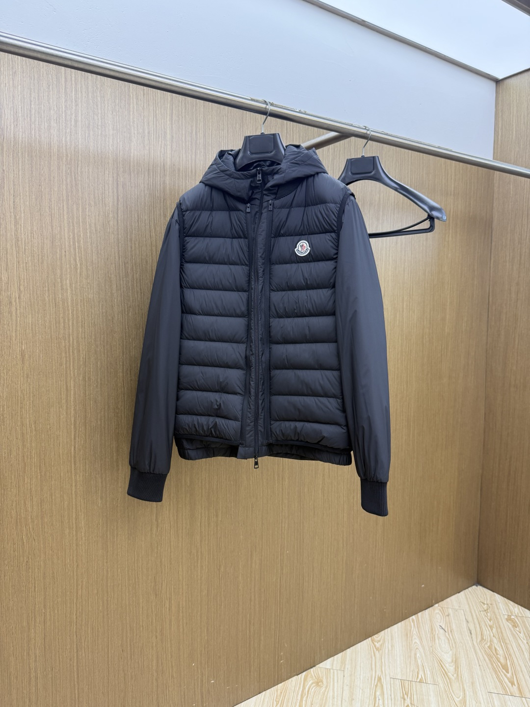 秋冬 MON 🔥秋冬新款时尚连帽两件套羽绒服外套，官网同款，原版订制五金配件全进口原版定制 欢迎对比 绝对的高品质   