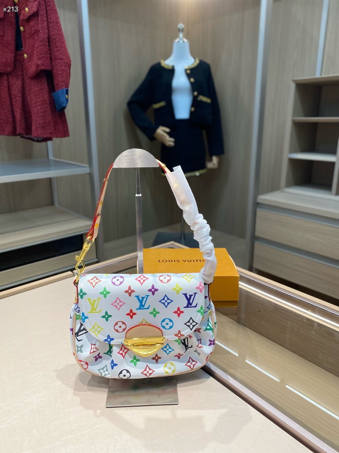 _ddz9snIomYvOG6ce1FqrpbezceXLAfbiAqZOLFA