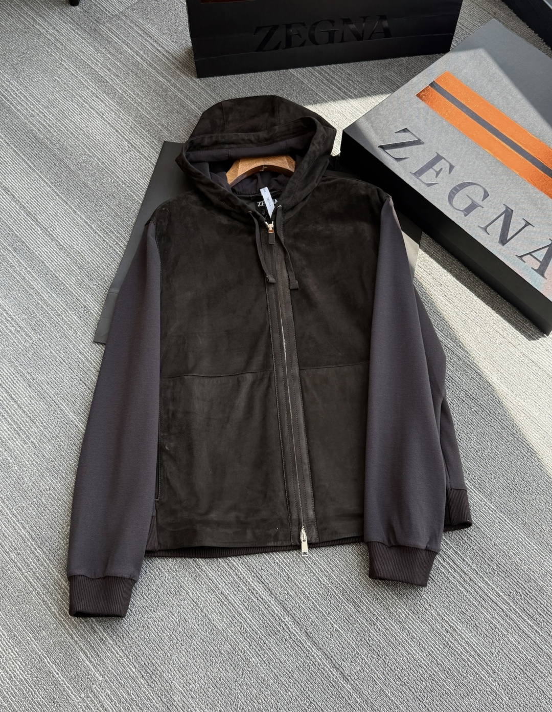 NO:771792,ZEGNA Zegna men's dark brown SECONDSKIN wool hoodie, what is the price of the original version? What texture do we make,,zegna,hats,Top Customize119860909ZEGNA 杰尼亚男装深棕色 SECONDSKIN羊毛连帽衫 ,原版什么价格 我们做什么质感,,zegna,hats,Top Customize1,Men's clothing