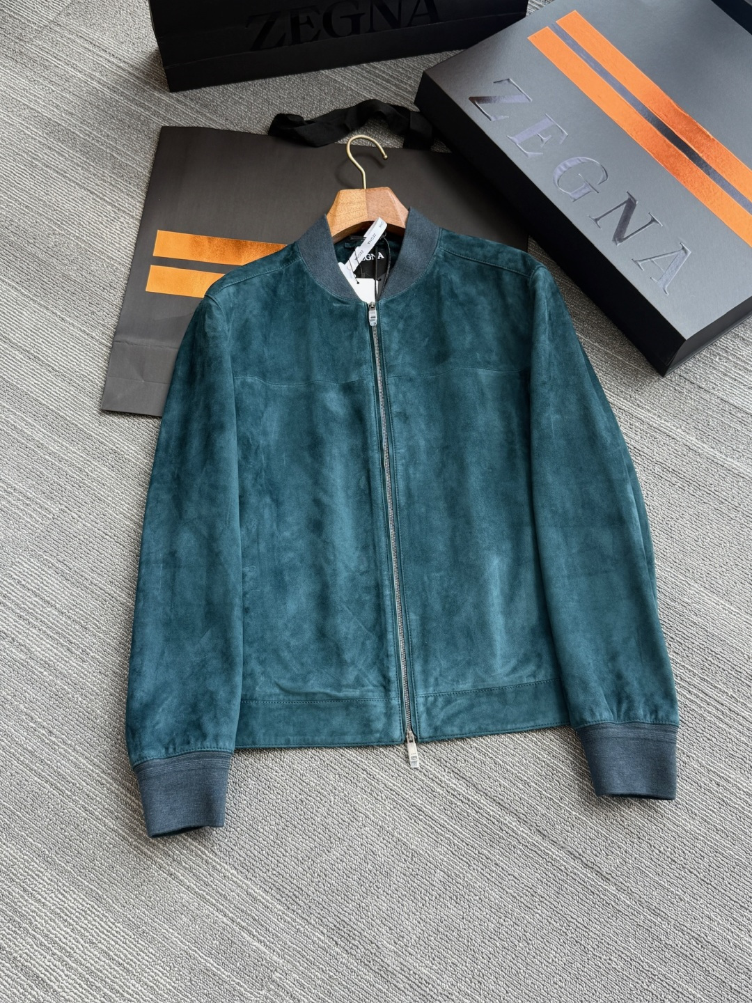 NO:772508,Autumn and winter new styles, market ceiling, high-end limited inventory, fast hand speed, stress-free entry and exit from the counter, ready supply, sizes 46-56,,Top Customize119860909秋冬新款 市场天花板 高端限量库存 拼手速 出入专柜无压力现货供应 尺码46-56,,Top Customize1,Men's clothing