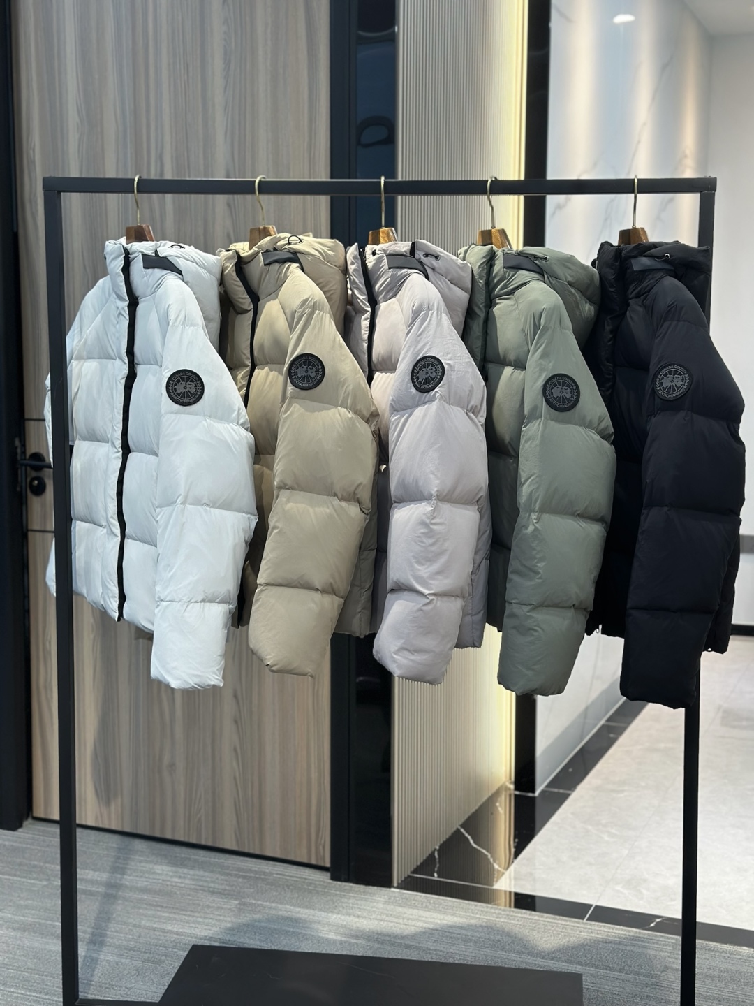 Canada Goose Junction Parka: Lightweight, Warm, and Stylish Down Jacket