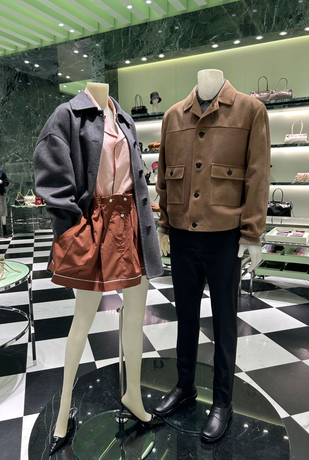 NO:697861,rada | Exquisite men in winter, different ways to open suits,, prada, business suit, Top Customize119860909rada ｜冬日里的精致男士,西装的不同打开方式,,prada,business suit,Top Customize1,Men's clothing