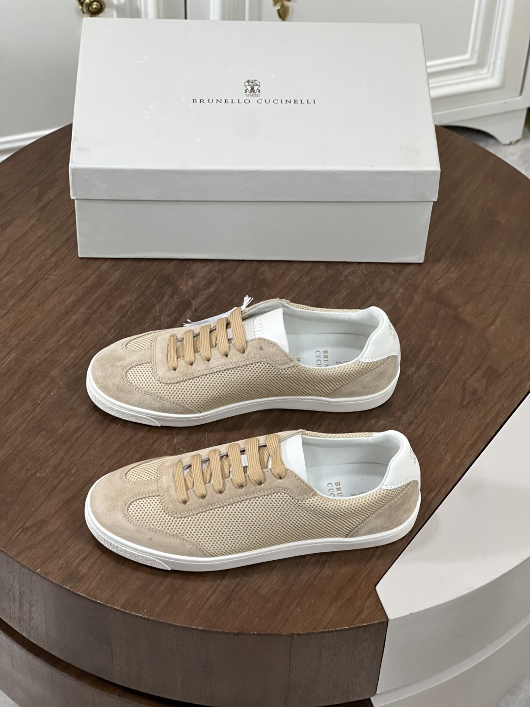 NO:347429,Brunello Cucinelli BC Men's Men's Women's Training Shoes Lace-up Casual Men's Shoes This brand is the world's top luxury brand from Italy. All products are made of the top fabrics in the clothing industry today. Coupled with Italy's unique traditional handicrafts, the brand has the reputation of 