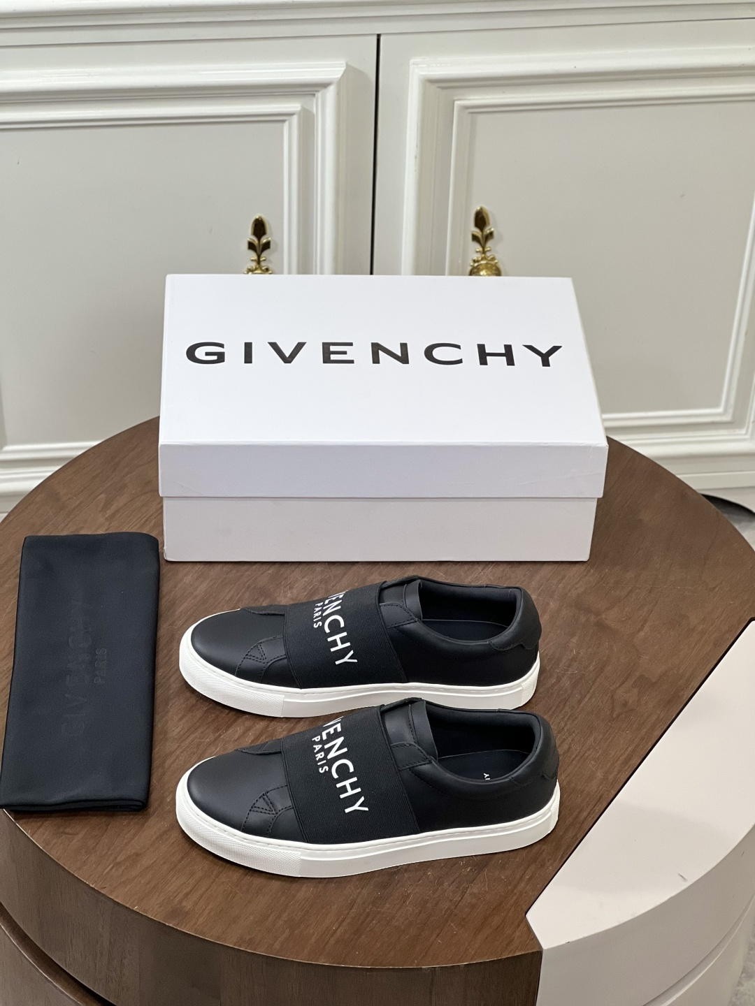 NO:555978,New product Givenchy versatile trendy products counter top 1:1 original single item sports casual shoes original imported silk cowhide with original elastic webbing cowhide lining cowhide feet original rubber outsole Size39-44 (customized at 38.45.46),,givenchy,givenchy,cowhide19860909新品Given 纪梵希百搭潮品专柜顶级1:1原单货运动 休闲鞋 原版进口丝绸牛皮搭配原版弹力织带牛皮内里 牛皮垫脚原版橡胶大底  Size39-44（38.45.46定制）,,givenchy,givenchy,cowhide,Men's shoes