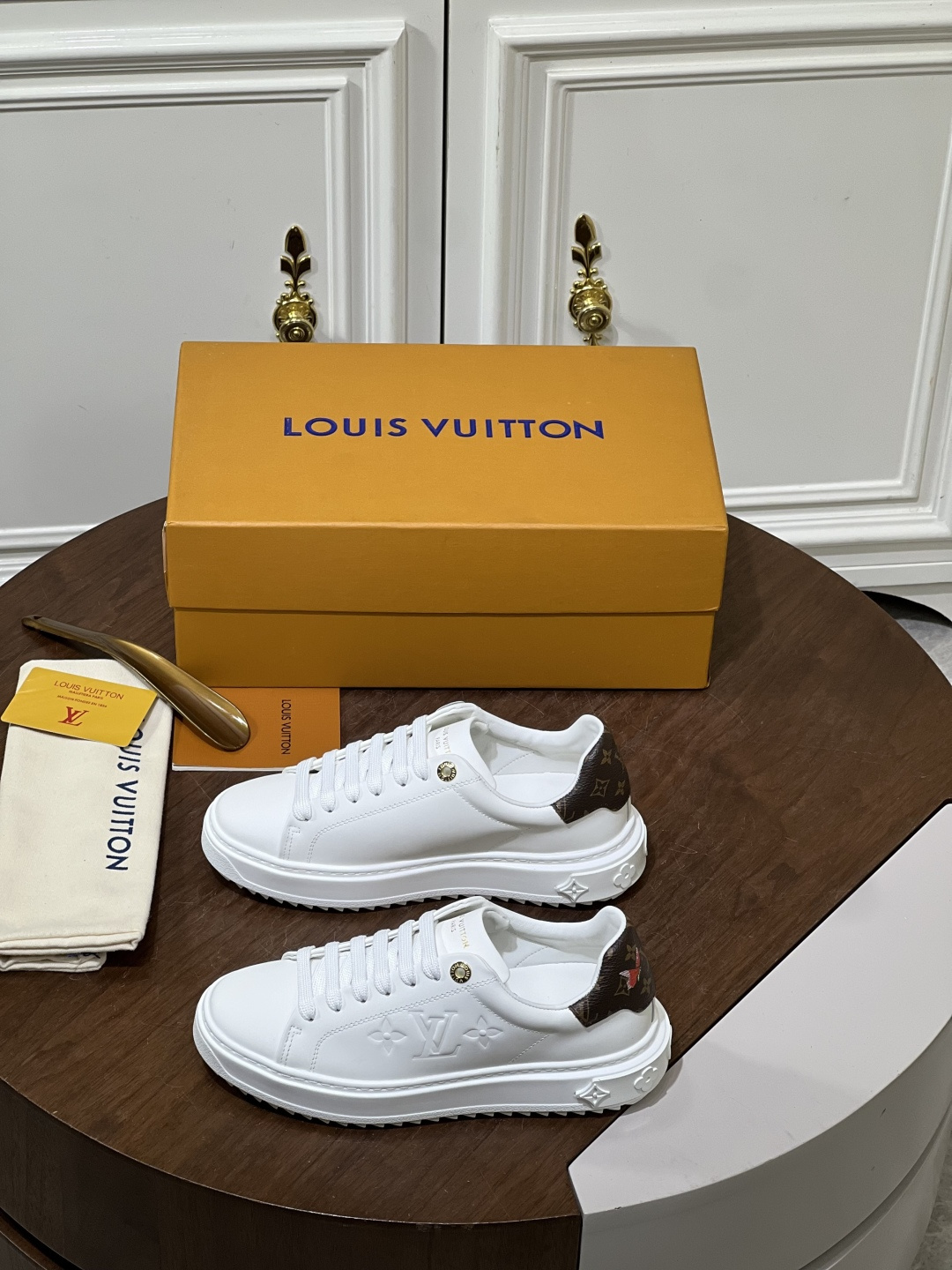 NO:778277,New product Lou* high-end couple's sports and casual shoes, original purchase of top quality goods, original classic Monogram pattern fabric, cowhide lining, cowhide feet, original TPR elastic sole lasting technology ~ durable and strong!  Size35-44 (female 40, male 38.45 customized),,cowhide19860909新品Lou* 高端情侣款运动休闲鞋原单代购顶级货 原版经典Monogram图案面料牛皮内里牛皮垫脚原版TPR弹力鞋底套楦工艺～耐穿 牢固！ Size35-44（女40、男38.45定制）,,cowhide,Men's shoes