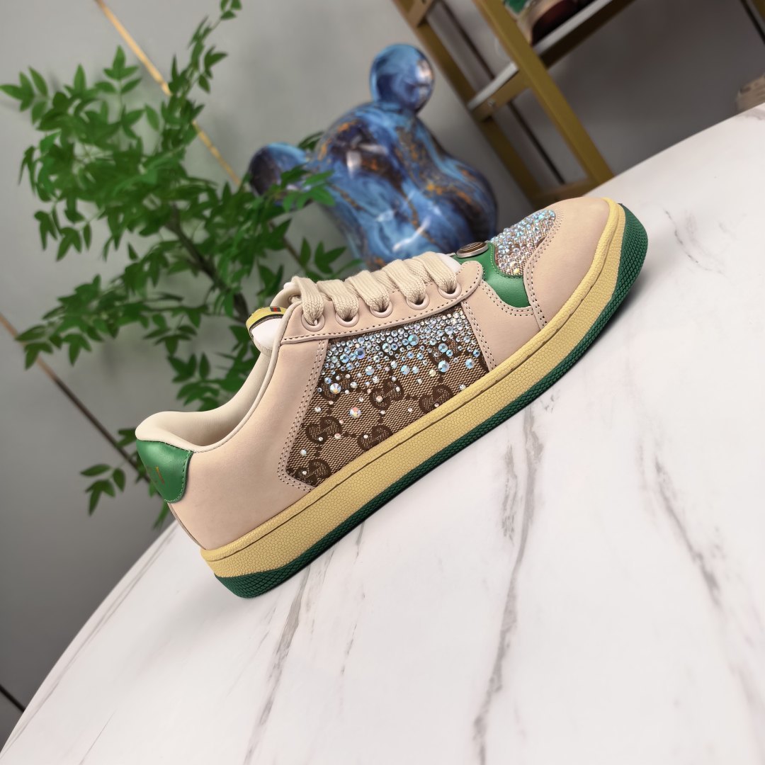 NO:783301,Drilled surface [high version] GUCCI casual sports dirty shoes, polished cowhide fabric, hand-made old effect!  Original terry cloth, delicate, soft, comfortable and breathable. Privately molded steel-stamped two-color original TPU outsole (lower layer is wider, upper layer is narrower) to differentiate the wrong version of the outsole in the market. Fabric, material, outsole, details comparison SIZE: 34-41, 38-45 regular size (34 and 41 for women are custom-made, non-returnable and non-exchangeable) (women's colors and men's models need to be customized),,gucci,gucci,cowhide19860909钻面【高版本】GUCCI古驰休闲运动小脏鞋 擦色牛皮面料,手工做旧效果！ 原版毛巾布里,细腻柔软、舒适透气 私模钢印双色原版TPU大底(下层宽,上层窄) 区分市场不对版大底 面料、材质、大底,细节对比 SIZE: 34-41、38-45正码（女款34、41定做不退不换）(女款色系男款需要定制),,gucci,gucci,cowhide,Men's shoes