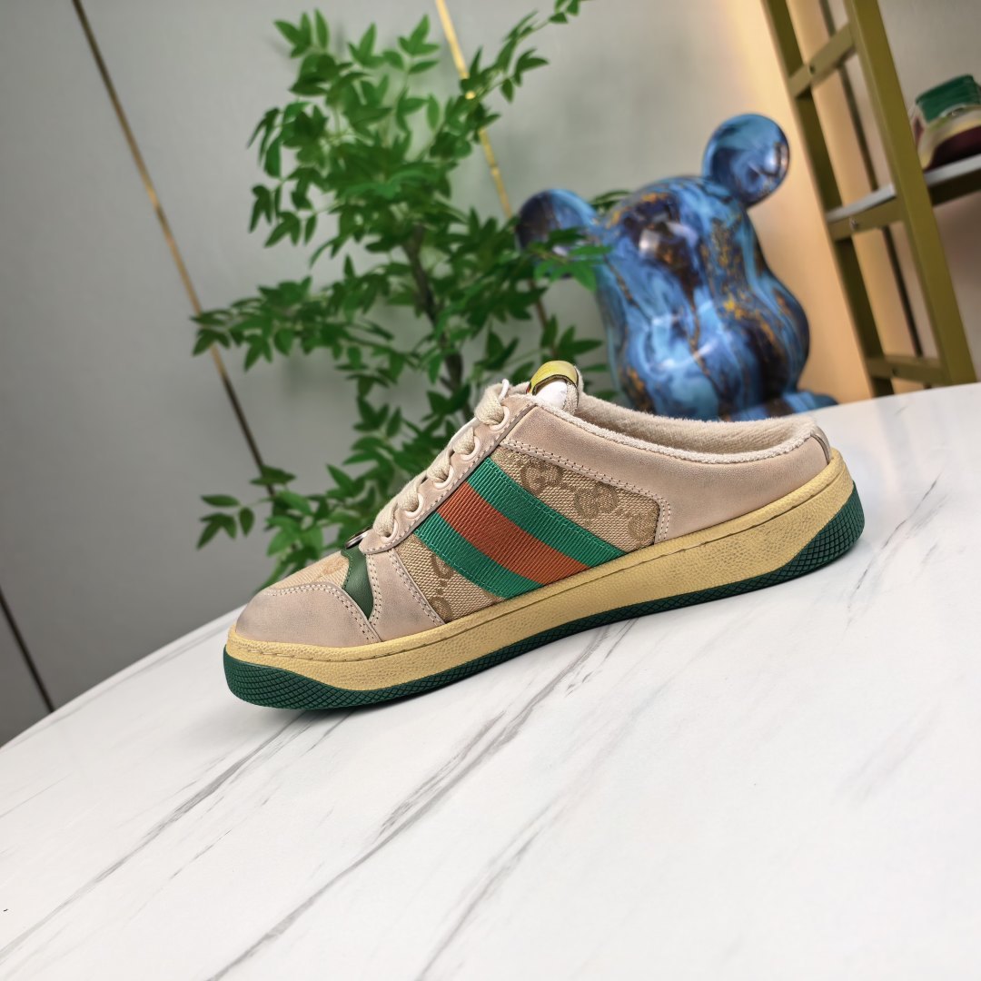 NO:783266,2026 New Year of the Horse Half Drags [Higher Version] GUCCI Casual Sports Small Dirty Shoes, polished cowhide fabric, hand-made distressed effect!  Original terry cloth, delicate, soft, comfortable and breathable. Privately molded steel-stamped two-color original TPU outsole (lower layer is wider, upper layer is narrower) to differentiate the wrong version of the outsole in the market. Fabric, material, outsole, details comparison SIZE: 34-41, 38-45 regular size (34 and 41 for women are custom-made, non-returnable and non-exchangeable) (women's colors and men's models need to be customized),,gucci,gucci,cowhide198609092026马年半拖新款【高版本】GUCCI古驰休闲运动小脏鞋 擦色牛皮面料,手工做旧效果！ 原版毛巾布里,细腻柔软、舒适透气 私模钢印双色原版TPU大底(下层宽,上层窄) 区分市场不对版大底 面料、材质、大底,细节对比 SIZE: 34-41、38-45正码（女款34、41定做不退不换）(女款色系男款需要定制),,gucci,gucci,cowhide,Men's shoes