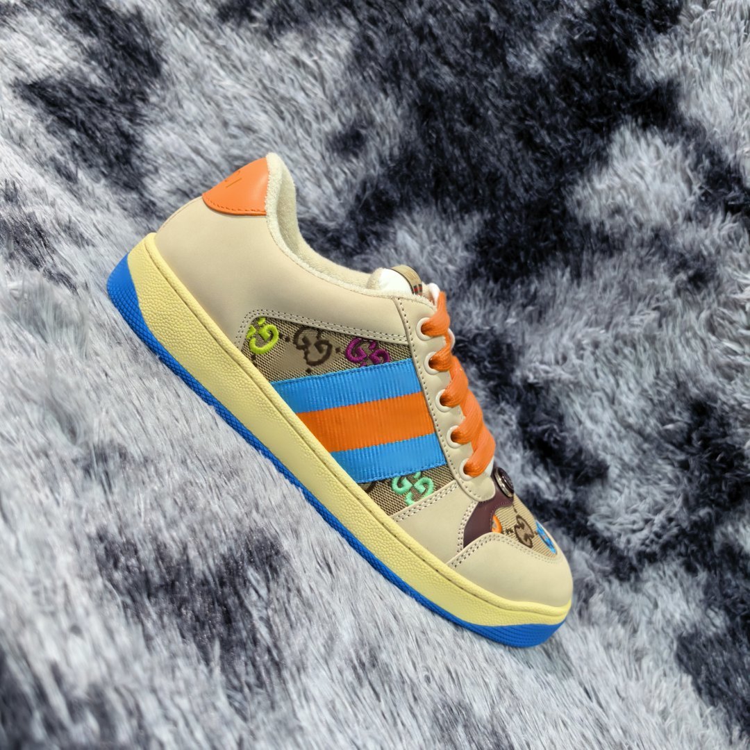 NO:832997,2026 summer new men's model. The ceiling level adopts electric embroidery machine imported from Italy!  Each color is a one-to-one replica of the GUC**Screener series couple's webbed sneakers. This single product is from Gucci.  The design of the Lido series is inspired by the summer style and beach clubs of the Italian coast. The Screener series of sneakers are inspired by the classic sneakers of the 1970s, and the name is taken from the defensive action in sports. This 2025 early autumn series of shoes (a technological and malleable opaque material) is crafted with imported special Gucci denim, and the heel is decorated with Gucci printed embossed logo, men 38-46 (men 38 45  46 customized),,gucci,gucci,sneakers198609092026夏季男款新款 天花板级别采用意大利进口电绣机！每个颜色都一比一复刻GUC**Screener系列情侣饰织带运动鞋 这款单品出自Gucci Lido系列,设计灵感源自意大利海岸的夏日风情和海滩俱乐部.Screener系列运动鞋以20世纪70年代的经典运动鞋为灵感原型,名字则取自体育运动中的防守动作.这款2025早秋系列鞋履（一种科技感十足且富有延展性的不透明材料）匠心打造,进口专用古驰牛仔布,鞋跟缀饰Gucci印花压纹标识,男38-46（男38 45 46定做）,,gucci,gucci,sneakers,Men's shoes