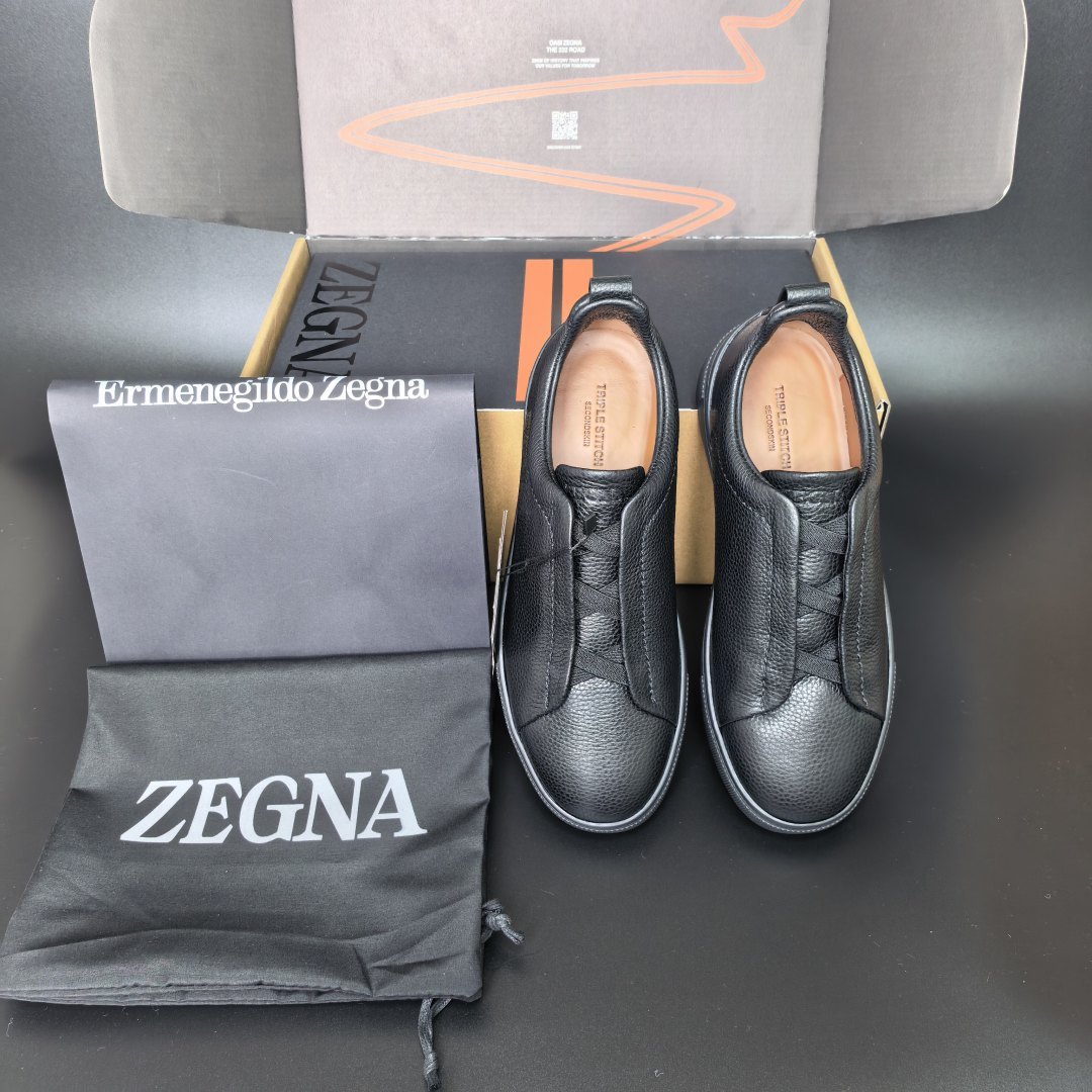 NO:888398,The latest official Zegna outsole from Dongguan [ZEGNA] Z Z men's sports and leisure shoes, regular size 38 to 46 (4-12) (men's 38, 45, 46, custom-made, non-refundable and non-exchangeable) The perfect fusion of Zegna's classic sports and leisure shoes!  Simple style, soft and light!  Unique branded elastic band design!  Fabric original deerskin!  Calfskin lining with padding!  Latex push-back foot pads!  The midsole is copied across the country!  More breathable and comfortable!  TUP vacuum outsole!  goods!  Quality: Look closely at the detailed pictures, the texture is super strong!  But 11 can withstand various tests!  38,45,46 custom-made, non-refundable,,zegna,cowhide19860909东莞货杰尼亚官方最新大底【ZEGNA】 Z Z男士运动休闲款 正码38一46(4－12）（男38 45 46定做不退不换） 杰尼亚经典运动休闲的完美融合鞋款！简约风格,柔软、轻便！独特品牌松紧带设计！面料原版鹿皮！内里小牛皮附垫！乳胶回力垫脚！中底全拉邦复制！更加透气舒适！TUP抽真空大底！货！品质细看细节图,质感超强！可11经得起各种考验！38,45 丶46定做不退换,,zegna,cowhide,Men's shoes
